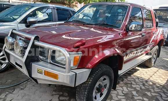 Nunua Ilio tumika Toyota Hilux Nyekundu Gari ndani ya Babati Mjini nchini Manyara Nunua Ilio tumika Toyota Hilux Nyekundu Gari ndani ya Babati Mjini nchini Manyara