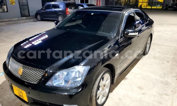 Nunua Ilio tumika Toyota Crown Nyeusi Gari ndani ya Dar es Salaam nchini Dar es Salaam Nunua Ilio tumika Toyota Crown Nyeusi Gari ndani ya Dar es Salaam nchini Dar es Salaam
