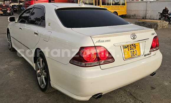Buy Used Toyota Crown White Car in Dar es Salaam in Dar es Salaam Buy Used Toyota Crown White Car in Dar es Salaam in Dar es Salaam