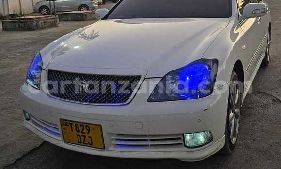 Buy Used Toyota Crown White Car in Dar es Salaam in Dar es Salaam Buy Used Toyota Crown White Car in Dar es Salaam in Dar es Salaam
