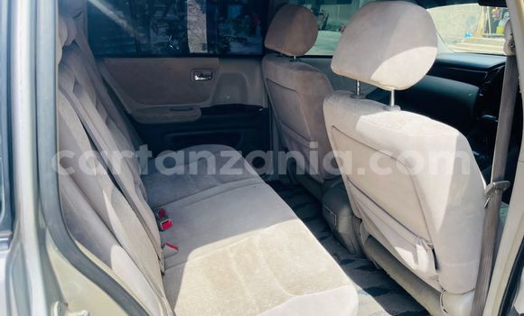 Nunua Ilio tumika Toyota Kluger Fedha Gari ndani ya Dar es Salaam nchini Dar es Salaam Nunua Ilio tumika Toyota Kluger Fedha Gari ndani ya Dar es Salaam nchini Dar es Salaam