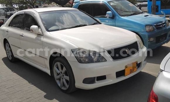 Buy Used Toyota Crown White Car in Dar es Salaam in Dar es Salaam Buy Used Toyota Crown White Car in Dar es Salaam in Dar es Salaam