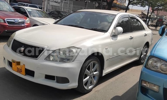 Buy Used Toyota Crown White Car in Dar es Salaam in Dar es Salaam Buy Used Toyota Crown White Car in Dar es Salaam in Dar es Salaam