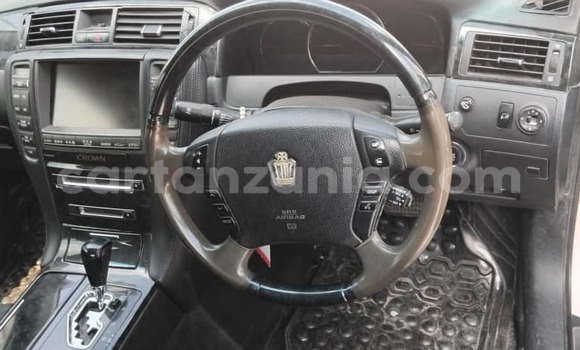 Buy Used Toyota Crown White Car in Dar es Salaam in Dar es Salaam Buy Used Toyota Crown White Car in Dar es Salaam in Dar es Salaam