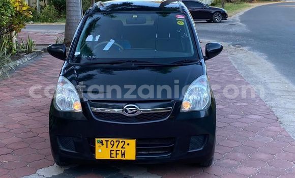 Nunua Ilio tumika Suzuki Alto Nyeusi Gari ndani ya Dar es Salaam nchini Dar es Salaam