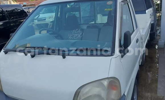 Nunua Imported Toyota Town Ace Nyeupe Gari ndani ya Dar es Salaam nchini Dar es Salaam