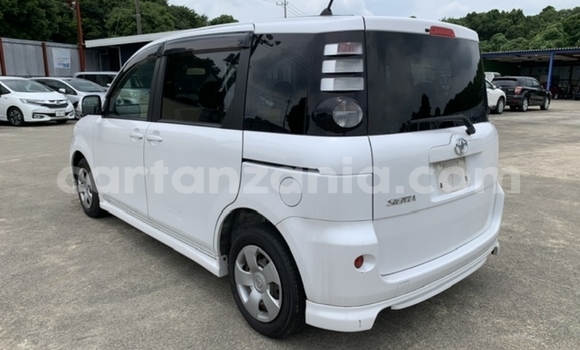 Buy Import Toyota Sienta White Car in Dar es Salaam in Dar es Salaam Buy Import Toyota Sienta White Car in Dar es Salaam in Dar es Salaam