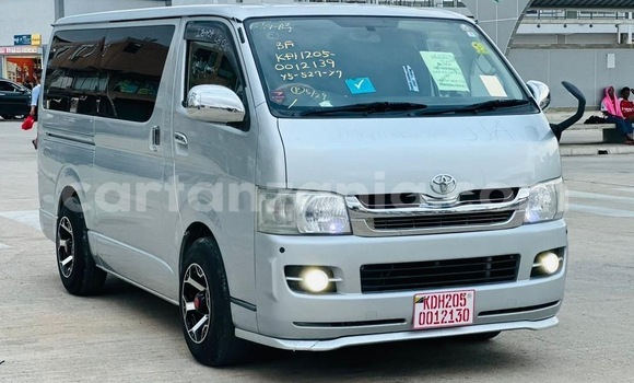 Buy Import Toyota Hiace Silver Car in Dar es Salaam in Dar es Salaam Buy Import Toyota Hiace Silver Car in Dar es Salaam in Dar es Salaam