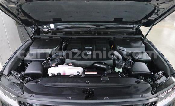 Nunua Imported Toyota Land Cruiser Nyeusi Gari ndani ya Dar es Salaam nchini Dar es Salaam Nunua Imported Toyota Land Cruiser Nyeusi Gari ndani ya Dar es Salaam nchini Dar es Salaam