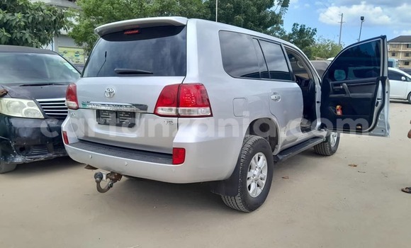 Buy Import Toyota Land Cruiser Silver Car in Kinondoni in Dar es Salaam Buy Import Toyota Land Cruiser Silver Car in Kinondoni in Dar es Salaam