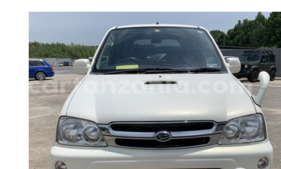 Nunua Ilio tumika Daihatsu Terios Nyeupe Gari ndani ya Dar es Salaam nchini Dar es Salaam