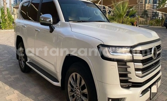 Buy Used Toyota Land Cruiser White Car in Biharamulo in Kagera