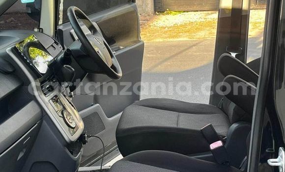 Nunua Ilio tumika Toyota Noah Nyeusi Gari ndani ya Dar es Salaam nchini Dar es Salaam Nunua Ilio tumika Toyota Noah Nyeusi Gari ndani ya Dar es Salaam nchini Dar es Salaam