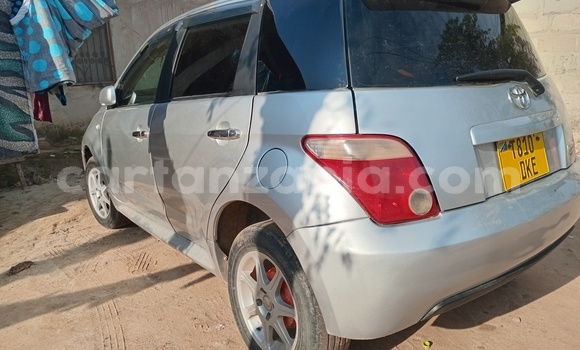 Buy Used Toyota IST Silver Car in Dar es Salaam in Dar es Salaam Buy Used Toyota IST Silver Car in Dar es Salaam in Dar es Salaam