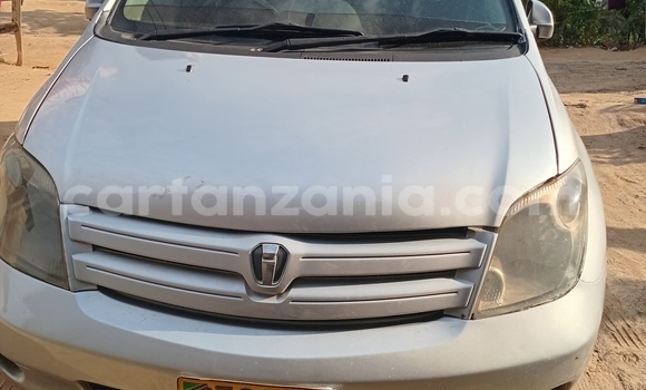 Buy Used Toyota IST Silver Car in Dar es Salaam in Dar es Salaam Buy Used Toyota IST Silver Car in Dar es Salaam in Dar es Salaam