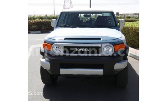 Nunua Imported Toyota FJ Cruiser Bluu Gari ndani ya Import - Dubai nchini Arusha Nunua Imported Toyota FJ Cruiser Bluu Gari ndani ya Import - Dubai nchini Arusha