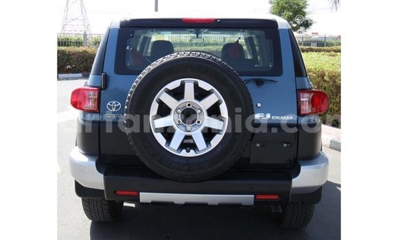 Nunua Imported Toyota FJ Cruiser Bluu Gari ndani ya Import - Dubai nchini Arusha Nunua Imported Toyota FJ Cruiser Bluu Gari ndani ya Import - Dubai nchini Arusha