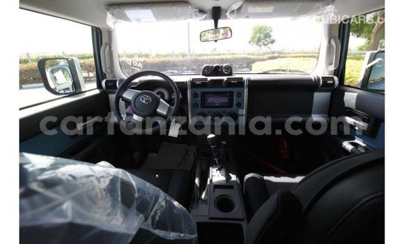 Nunua Imported Toyota FJ Cruiser Bluu Gari ndani ya Import - Dubai nchini Arusha Nunua Imported Toyota FJ Cruiser Bluu Gari ndani ya Import - Dubai nchini Arusha