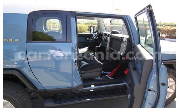 Nunua Imported Toyota FJ Cruiser Bluu Gari ndani ya Import - Dubai nchini Arusha Nunua Imported Toyota FJ Cruiser Bluu Gari ndani ya Import - Dubai nchini Arusha