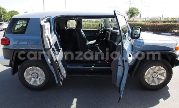 Nunua Imported Toyota FJ Cruiser Bluu Gari ndani ya Import - Dubai nchini Arusha Nunua Imported Toyota FJ Cruiser Bluu Gari ndani ya Import - Dubai nchini Arusha