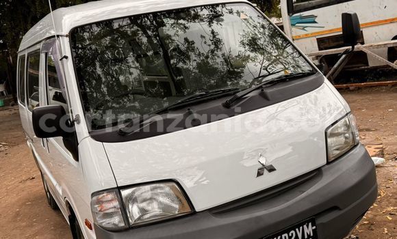 Nunua Imported Mitsubishi Delica Nyeupe Gari ndani ya Dar es Salaam nchini Dar es Salaam Nunua Imported Mitsubishi Delica Nyeupe Gari ndani ya Dar es Salaam nchini Dar es Salaam