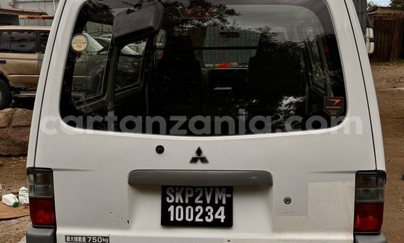 Nunua Imported Mitsubishi Delica Nyeupe Gari ndani ya Dar es Salaam nchini Dar es Salaam Nunua Imported Mitsubishi Delica Nyeupe Gari ndani ya Dar es Salaam nchini Dar es Salaam