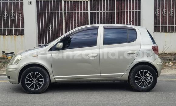 Nunua Ilio tumika Toyota Vitz Fedha Gari ndani ya Dar es Salaam nchini Dar es Salaam