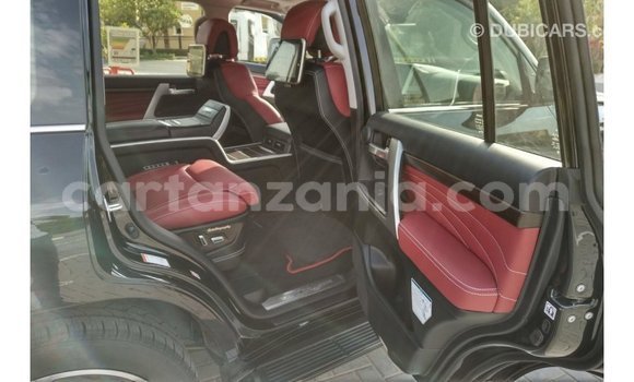 Nunua Imported Toyota Land Cruiser Nyeusi Gari ndani ya Import - Dubai nchini Arusha Nunua Imported Toyota Land Cruiser Nyeusi Gari ndani ya Import - Dubai nchini Arusha
