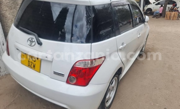Buy Used Toyota IST White Car in Dar es Salaam in Dar es Salaam Buy Used Toyota IST White Car in Dar es Salaam in Dar es Salaam