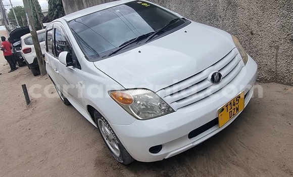 Buy Used Toyota IST White Car in Dar es Salaam in Dar es Salaam Buy Used Toyota IST White Car in Dar es Salaam in Dar es Salaam