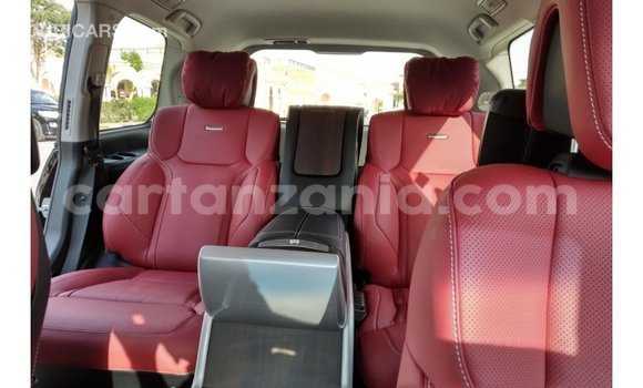 Nunua Imported Toyota Land Cruiser Nyeusi Gari ndani ya Import - Dubai nchini Arusha Nunua Imported Toyota Land Cruiser Nyeusi Gari ndani ya Import - Dubai nchini Arusha