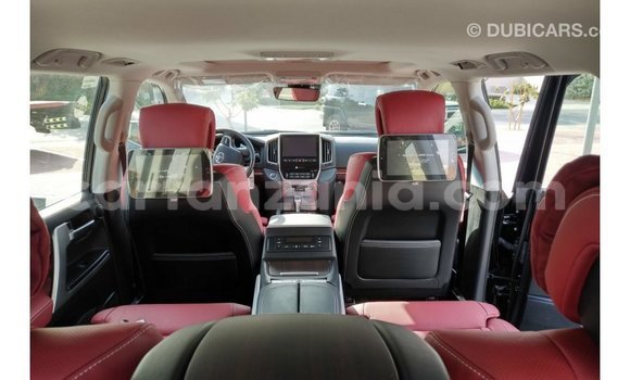 Nunua Imported Toyota Land Cruiser Nyeusi Gari ndani ya Import - Dubai nchini Arusha Nunua Imported Toyota Land Cruiser Nyeusi Gari ndani ya Import - Dubai nchini Arusha