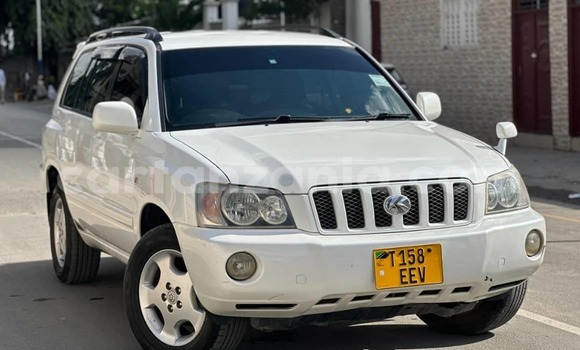 Buy Used Toyota Kluger White Car in Dar es Salaam in Dar es Salaam
