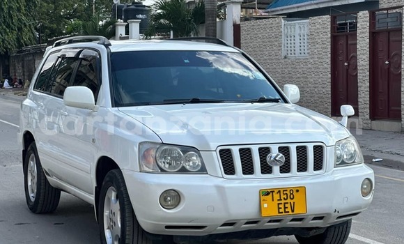 Buy Used Toyota Kluger White Car in Dar es Salaam in Dar es Salaam Buy Used Toyota Kluger White Car in Dar es Salaam in Dar es Salaam