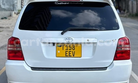 Buy Used Toyota Kluger White Car in Dar es Salaam in Dar es Salaam Buy Used Toyota Kluger White Car in Dar es Salaam in Dar es Salaam