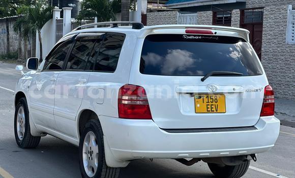 Buy Used Toyota Kluger White Car in Ilala in Dar es Salaam Buy Used Toyota Kluger White Car in Ilala in Dar es Salaam