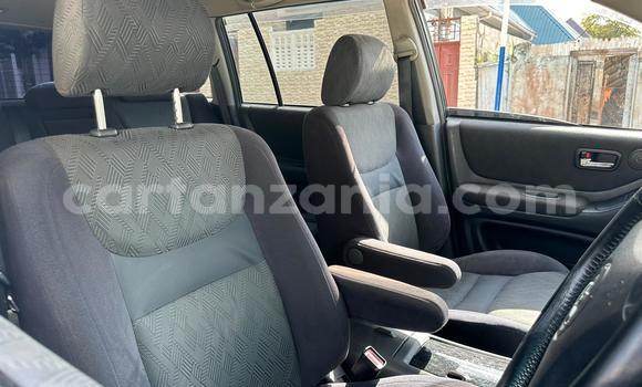 Buy Used Toyota Kluger White Car in Ilala in Dar es Salaam Buy Used Toyota Kluger White Car in Ilala in Dar es Salaam