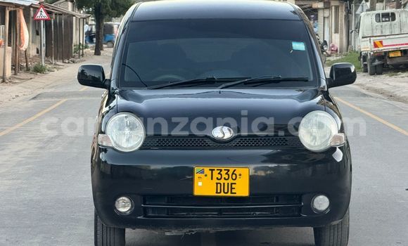 Buy Used Toyota Sienta Black Car in Dar es Salaam in Dar es Salaam