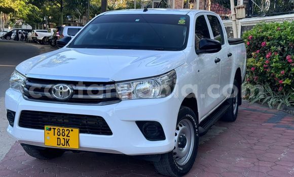 Buy Used Toyota Hilux White Car in Dar es Salaam in Dar es Salaam