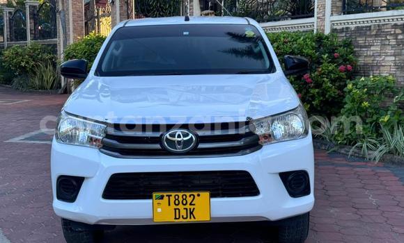 Buy Used Toyota Hilux White Car in Dar es Salaam in Dar es Salaam Buy Used Toyota Hilux White Car in Dar es Salaam in Dar es Salaam