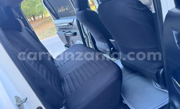 Buy Used Toyota Hilux White Car in Dar es Salaam in Dar es Salaam Buy Used Toyota Hilux White Car in Dar es Salaam in Dar es Salaam