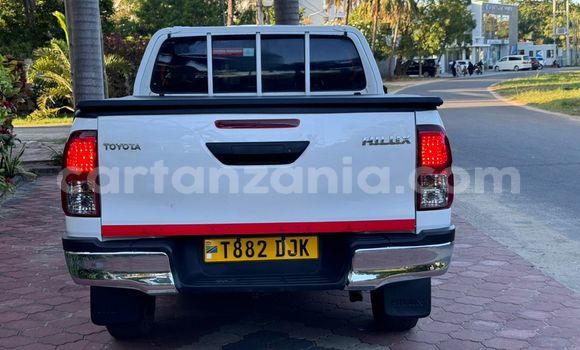 Buy Used Toyota Hilux White Car in Dar es Salaam in Dar es Salaam Buy Used Toyota Hilux White Car in Dar es Salaam in Dar es Salaam