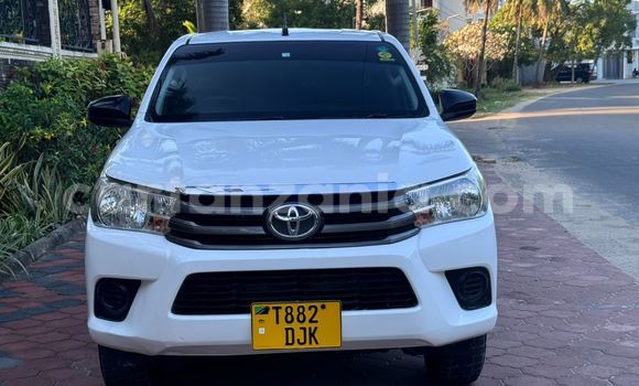 Buy Used Toyota Hilux White Car in Dar es Salaam in Dar es Salaam Buy Used Toyota Hilux White Car in Dar es Salaam in Dar es Salaam