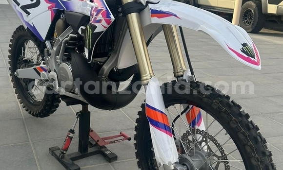 Buy Used Yamaha YZ White Bike in Arusha in Arusha