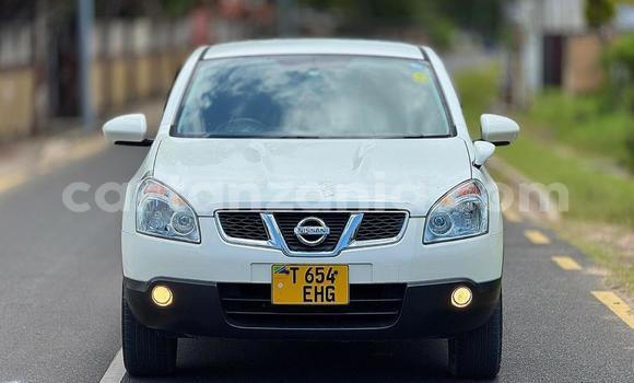 Buy Used Nissan Dualis White Car in Dar es Salaam in Dar es Salaam