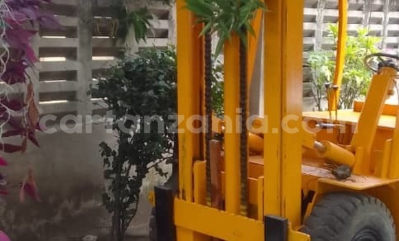 Buy Used Caterpillar 120 Other Truck in Dar es Salaam in Dar es Salaam