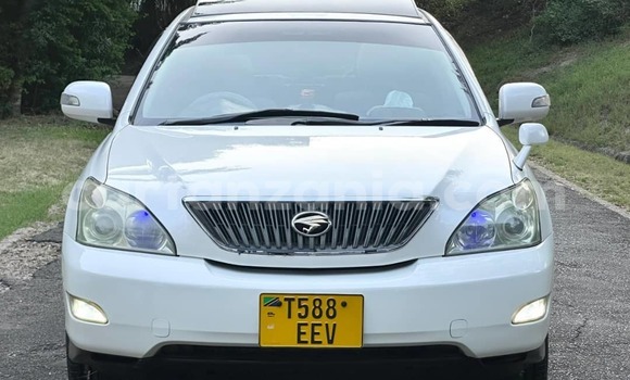 Buy Used Toyota Harrier White Car in Dar es Salaam in Dar es Salaam Buy Used Toyota Harrier White Car in Dar es Salaam in Dar es Salaam