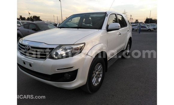 Buy Import Toyota Fortuner White Car in Import - Dubai in Arusha Buy Import Toyota Fortuner White Car in Import - Dubai in Arusha