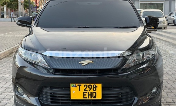 Nunua Ilio tumika Toyota Harrier Nyeusi Gari ndani ya Dar es Salaam nchini Dar es Salaam