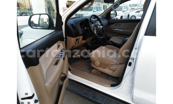 Buy Import Toyota Fortuner White Car in Import - Dubai in Arusha Buy Import Toyota Fortuner White Car in Import - Dubai in Arusha